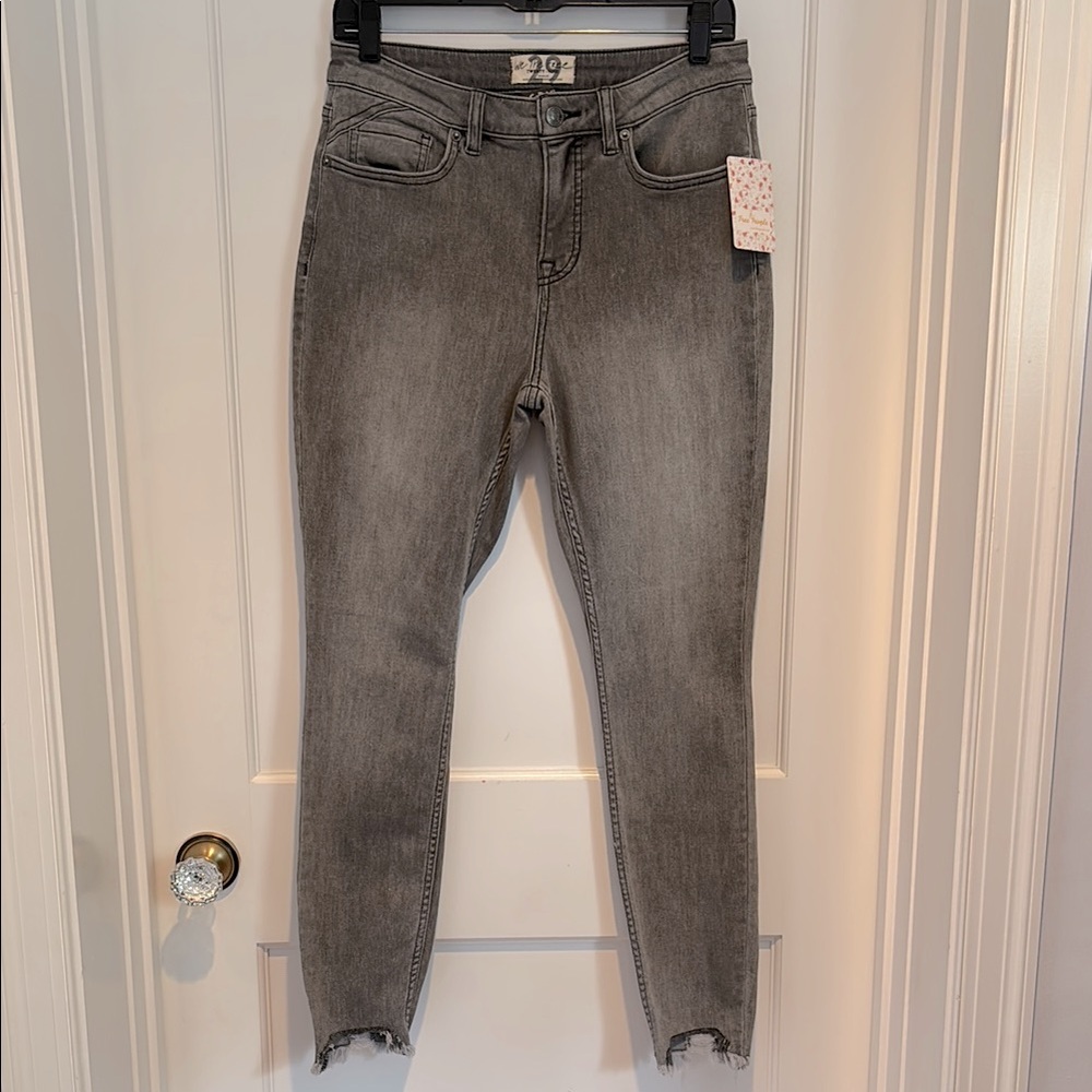 NWT We the Free CRVY Smoke Show jeans with distressed hems